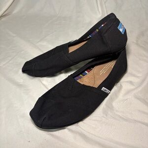 NEW TOMS Classic Black Canvas Flats 10002472 Slip On Womens Casual Shoe Size 9
